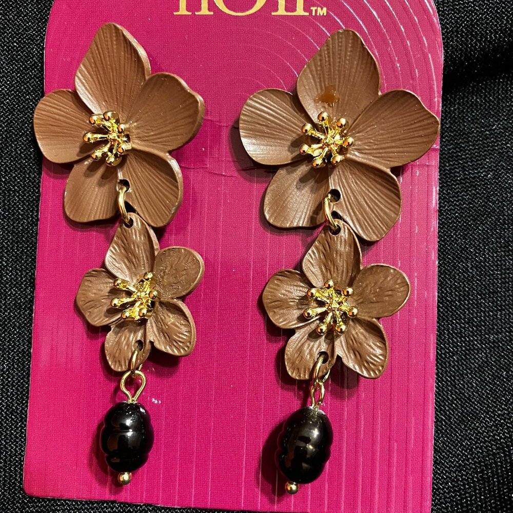 nOir Flower Dangle Earrings